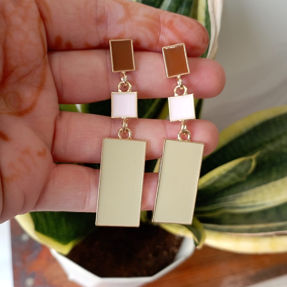 🌹🌺🌻 Retro 70s Chic Earrings - Picture 4 of 6